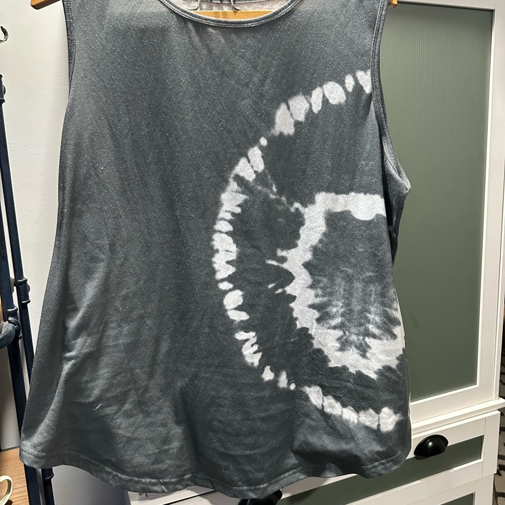 Gray Tie-Dye Sleeveless Top